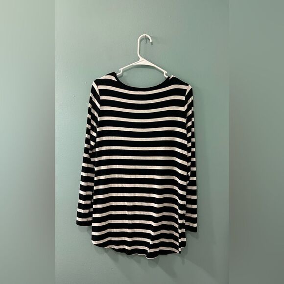 NWOT … LULAROE “Size: M” Top - Picture 2 of 3